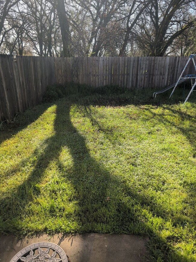 Building Photo - Great Townhouse in Anderson