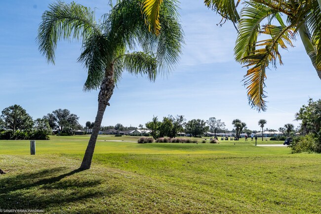 Building Photo - TURNKEY FURNISHED RENTAL ON GOLF COURSE. G...