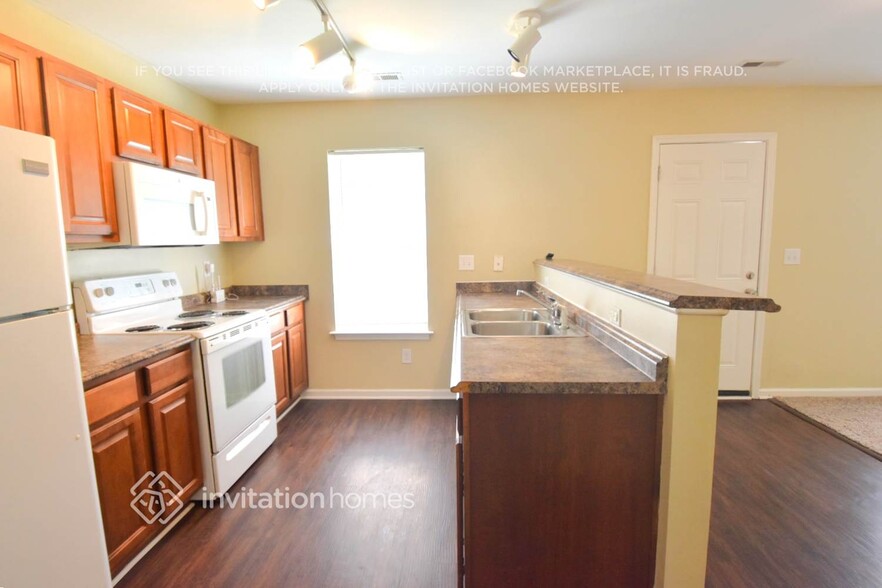 Building Photo - 6112 Thompson Brook Lane