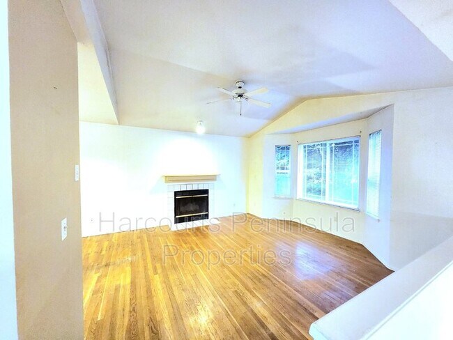 Building Photo - 24550 S Kingston Rd NE