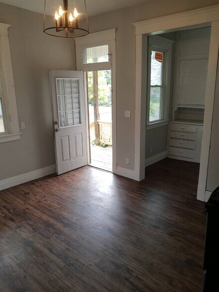 Building Photo - 428 N Zane Hwy