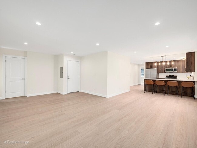 Building Photo - 511 Forest Ave