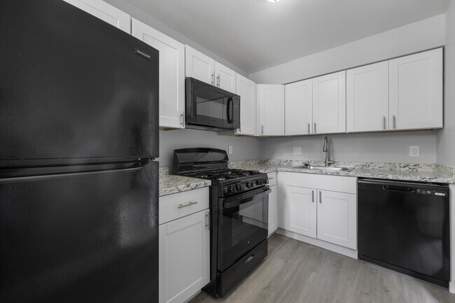 Building Photo - 6151 Chinquapin Pkwy