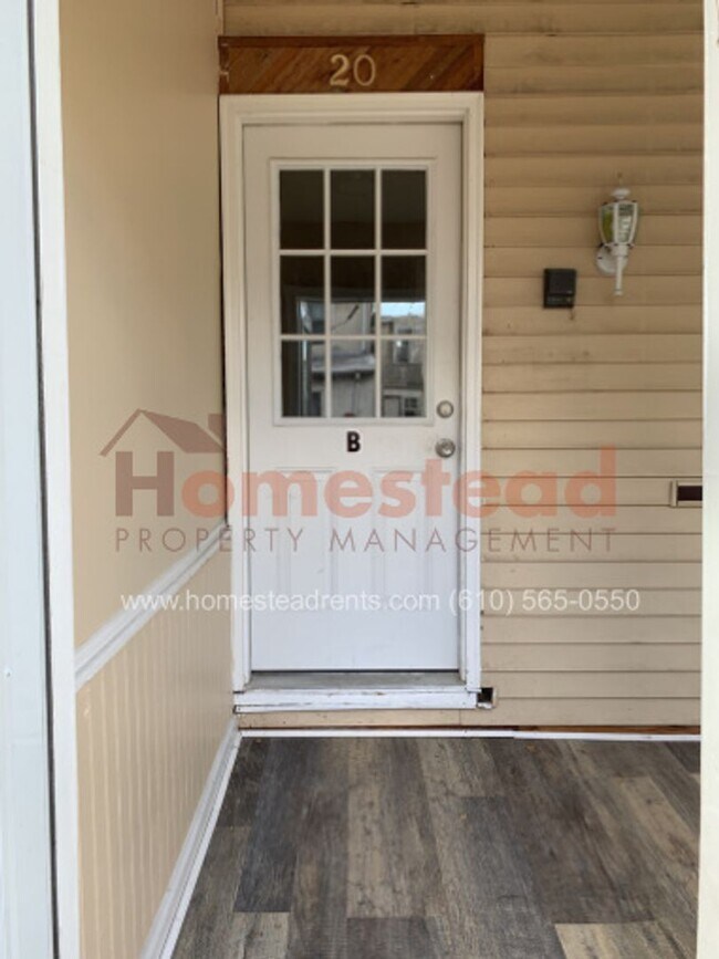 Building Photo - 20 Marshall Ave