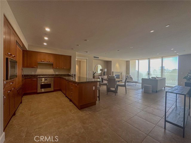 Building Photo - 5068 Scholarship