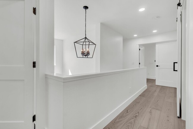 Building Photo - 26232 Glen Canyon Dr
