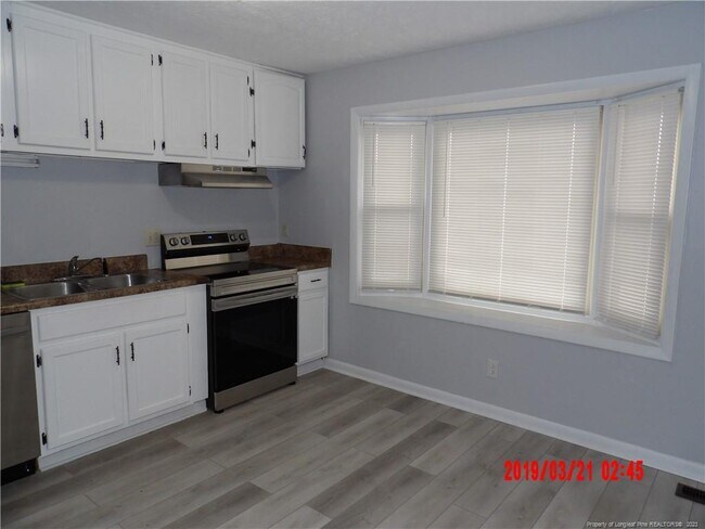 Building Photo - 7894 Ladonia Dr