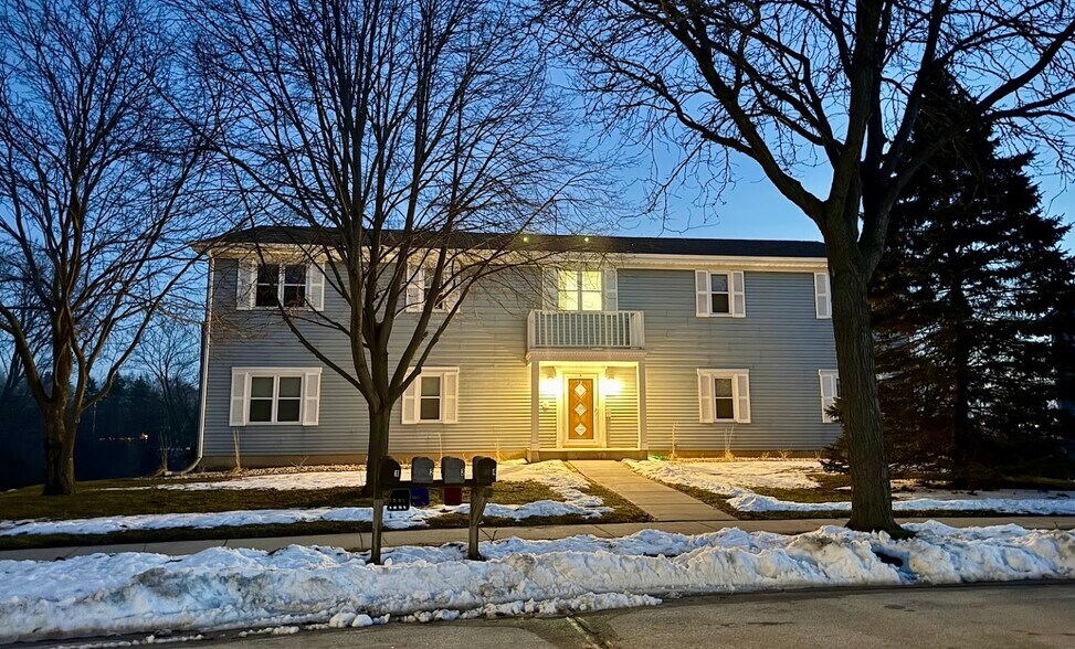 Front3 - 2042 Cliff Alex Ct S