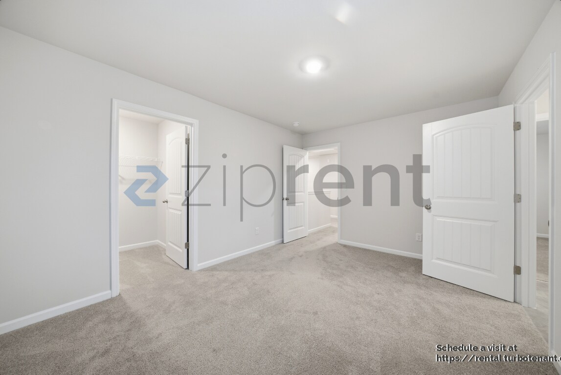 Building Photo - 2438 Bayberry St