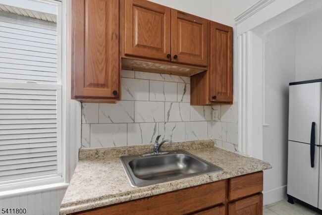 Building Photo - 315 E 18th St