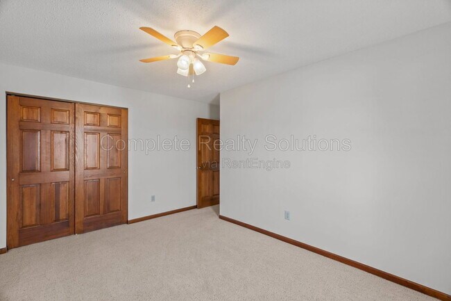 Building Photo - 254 Carmel Woods Dr