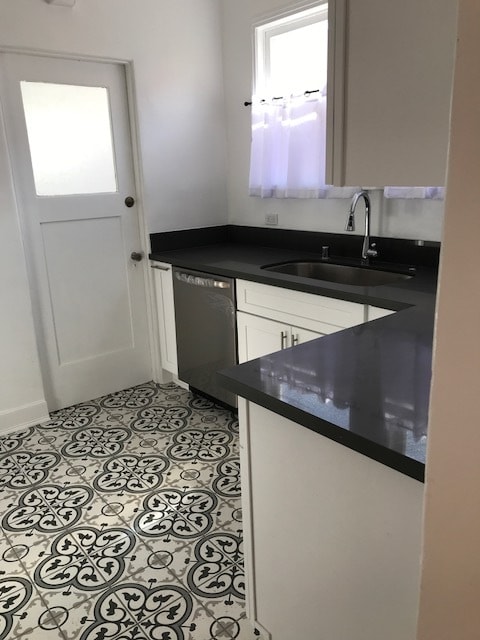 Kitchen to Laundry - 918 1/2 S Orange Grove Ave