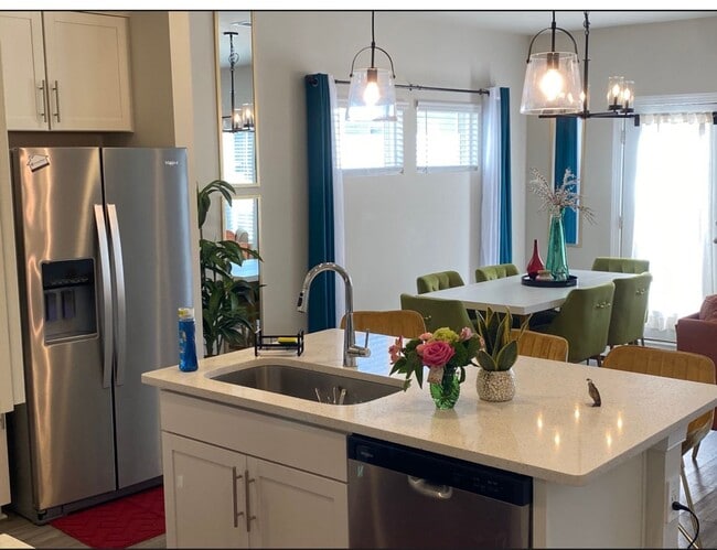 Building Photo - Single-family home