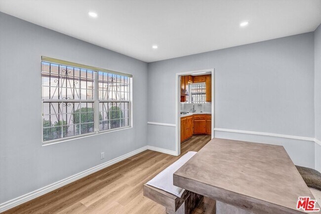 Building Photo - 1920 Van Wick St