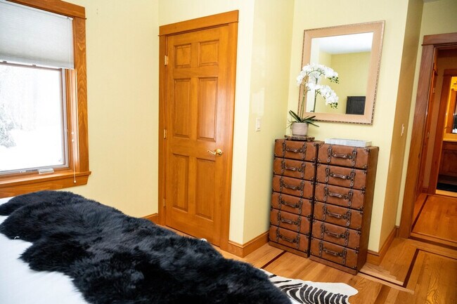 Building Photo - 196 Black Mountain Rd