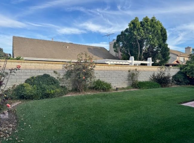 Building Photo - Beautiful 3-bedroom, 2-bathroom home located in Oxnard, CA.