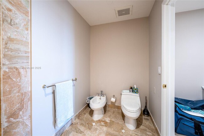 Building Photo - 9559 Collins Ave