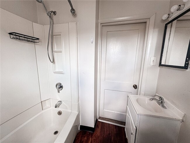 Building Photo - 310 27th St