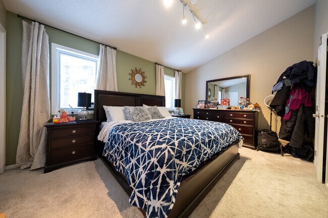 Building Photo - 1574 Stephanie Cir