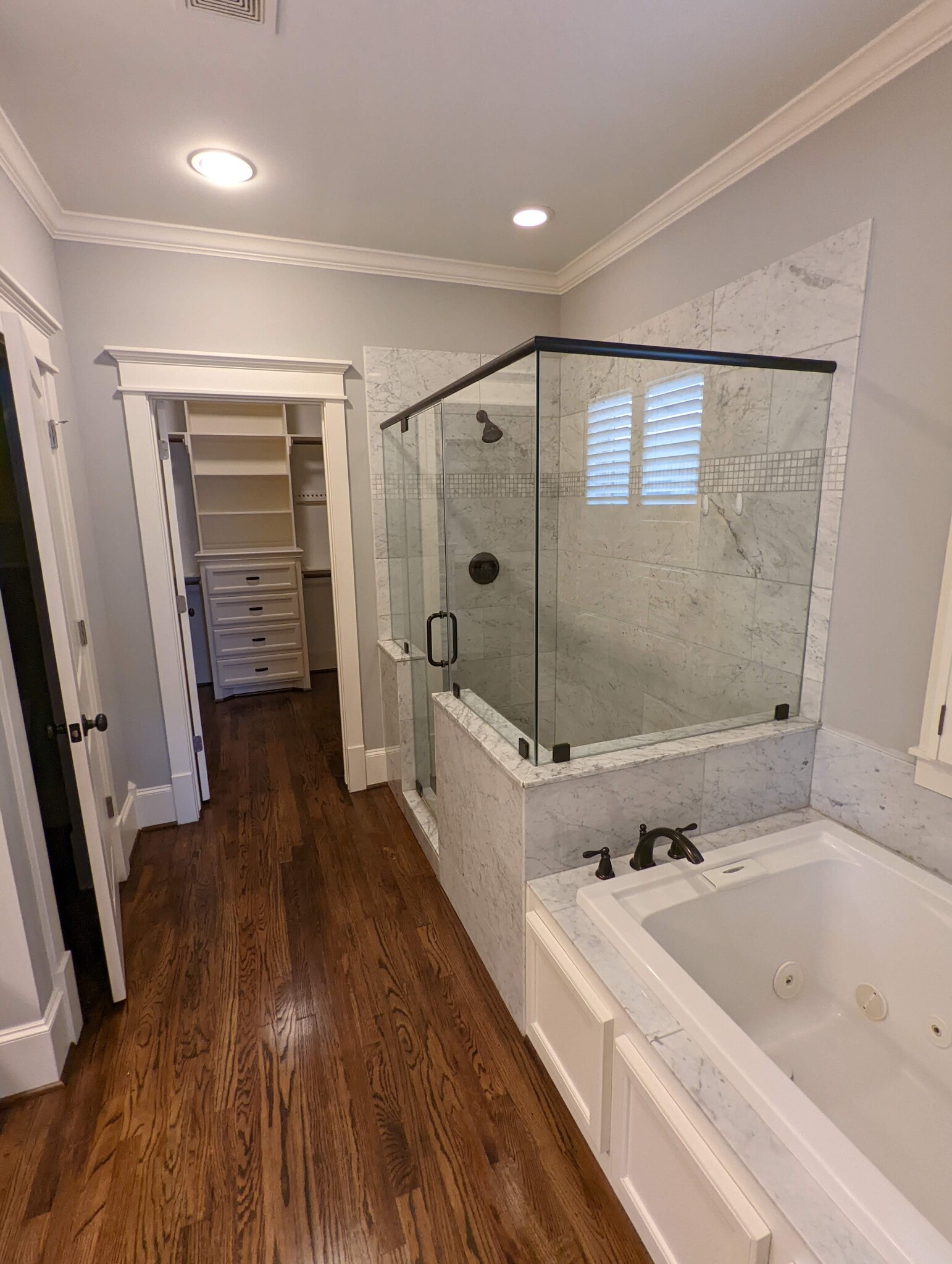 Building Photo - 722 E 29th St