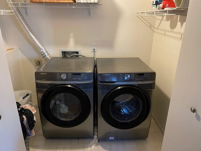 Building Photo - 3735 Misty Meadows Dr