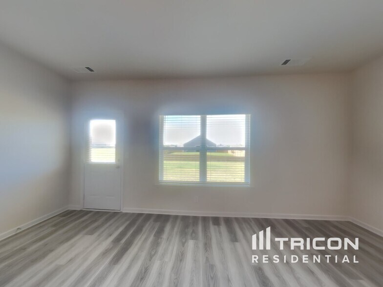 Building Photo - 255 Oliver Dr