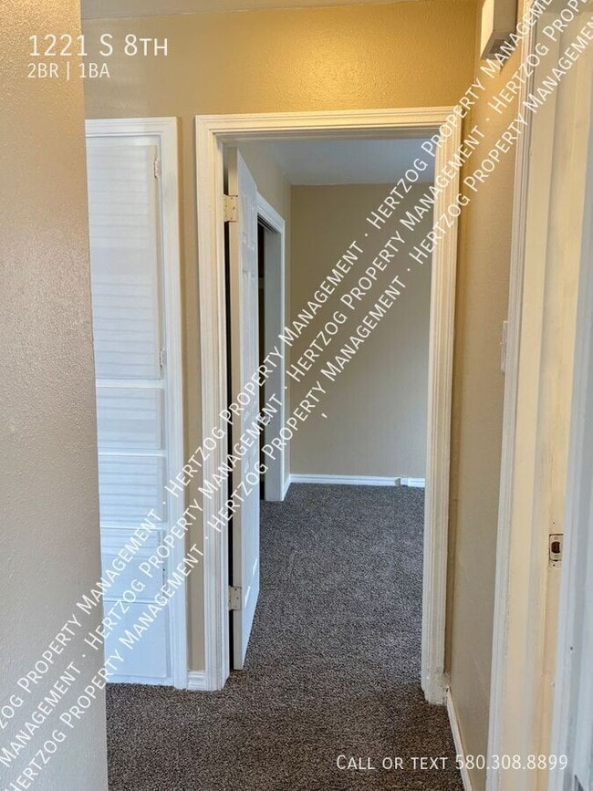 Building Photo - 1221 S 8th-