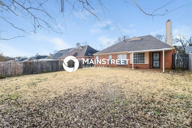 Building Photo - 3 Bedroom Pet-Friendly Home in Memphis, TN with Main Street Renewal