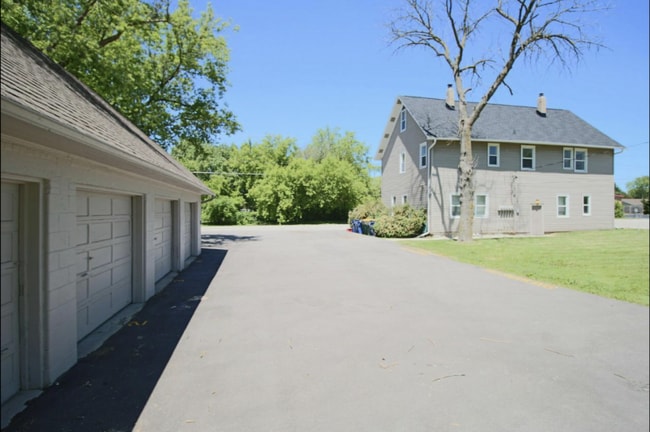 Building Photo - 4023 E Elm Rd