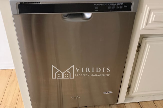 Building Photo - 1001 Mohawk St