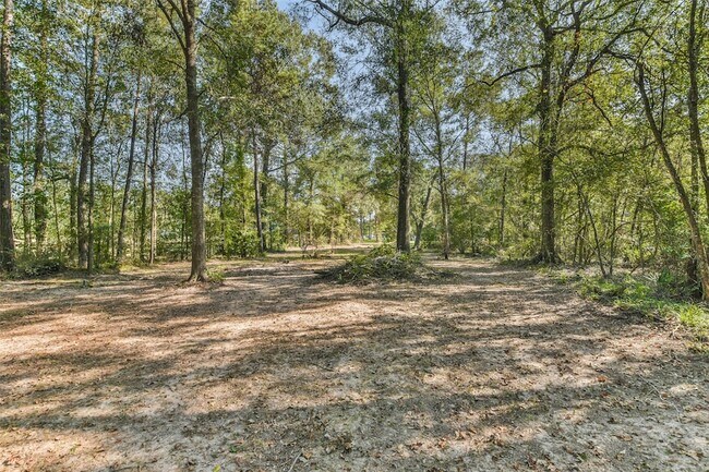 Building Photo - 24237 Creekwood Dr