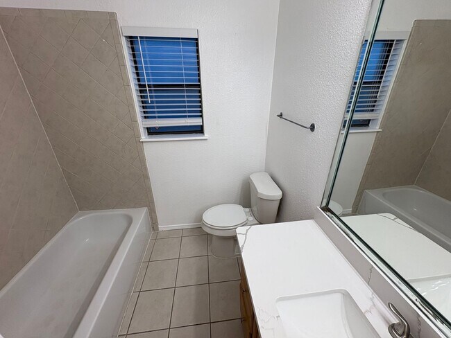 Building Photo - Charming 3-bed 2-bath Home Birdville ISD!