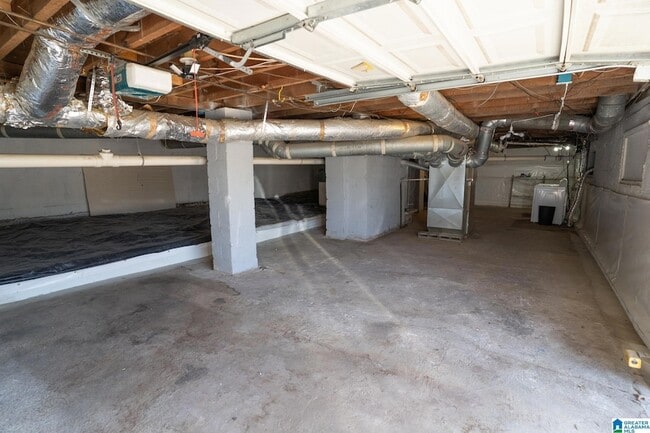 Building Photo - 9 Edgehill Rd