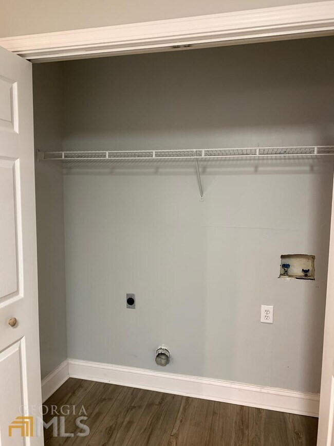 Building Photo - 3530 Pierce Arrow Cir