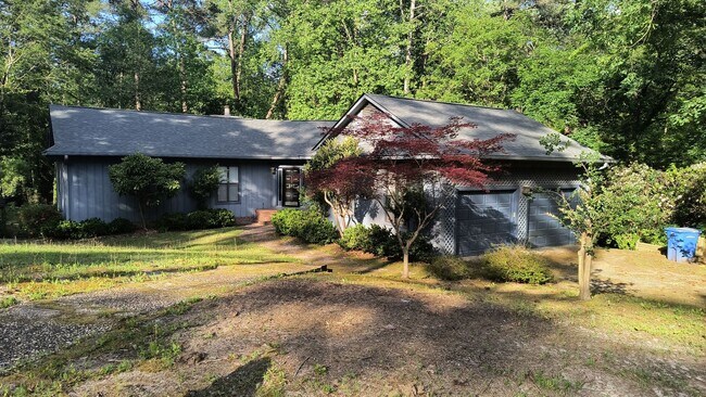 Building Photo - 423 Brightwood Dr