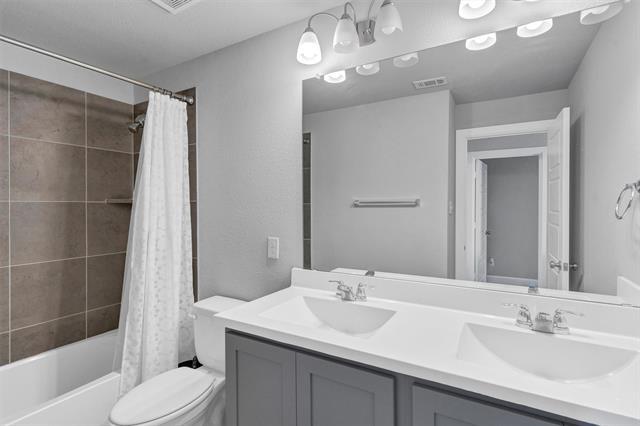 Building Photo - 7500 Foxgrass Pl