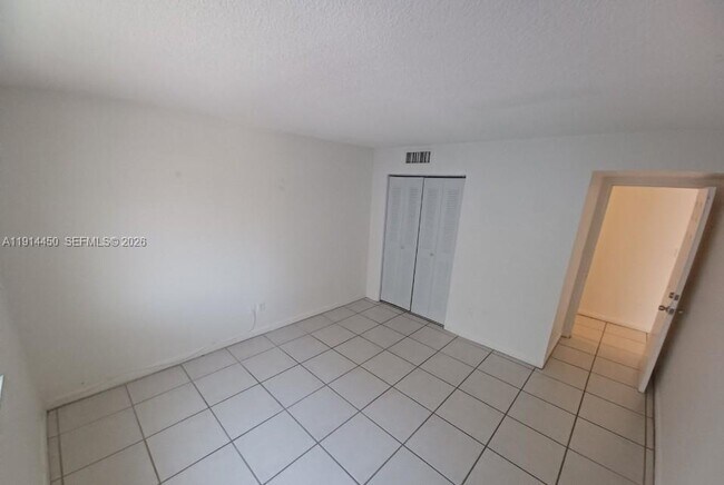 Building Photo - 4330 NW 79th Ave