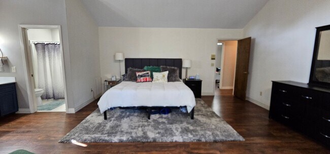 Building Photo - Contemporary Ranch in a beautiful, quiet s...