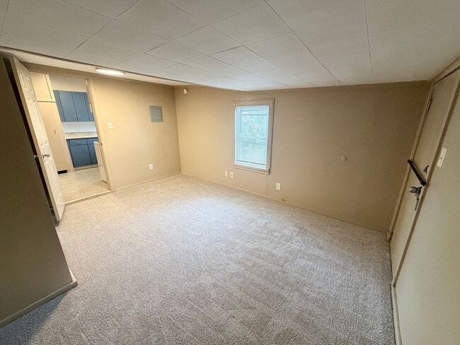 Building Photo - Updated 2 bed 1 bath