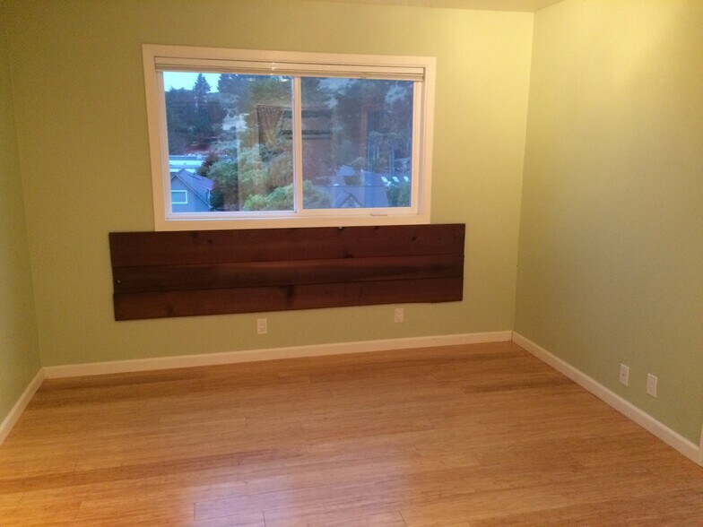 Building Photo - 233 Reichling Ave