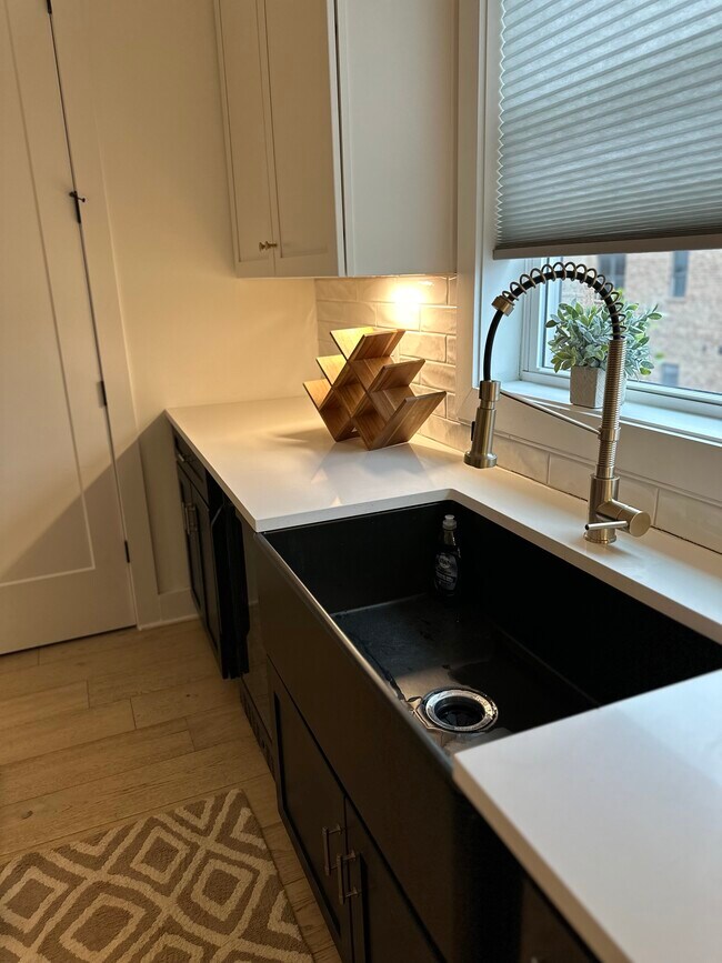 Building Photo - 704 Inspiration Blvd