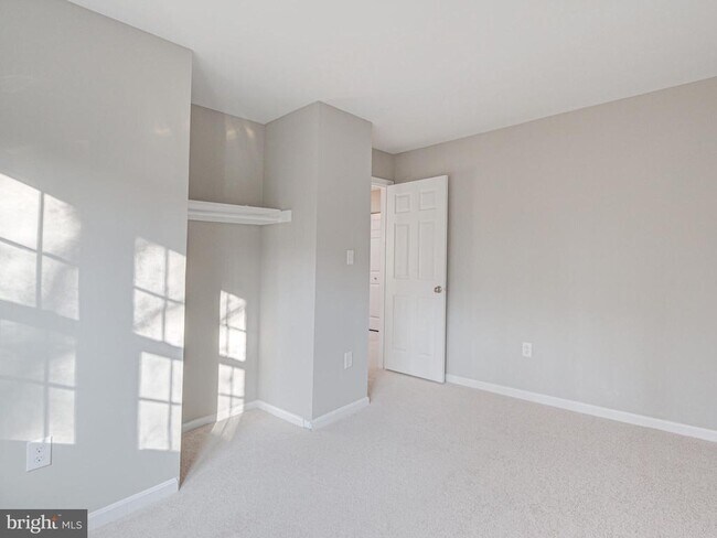 Building Photo - 10332 Mockingbird Pond Ct