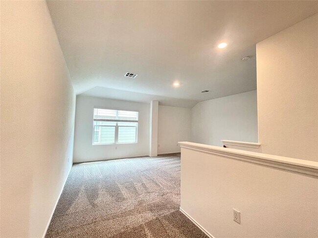 Building Photo - 10501 Steinbeck Dr