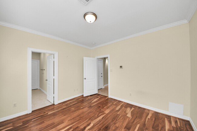 Building Photo - 2930 Brompton Square Dr