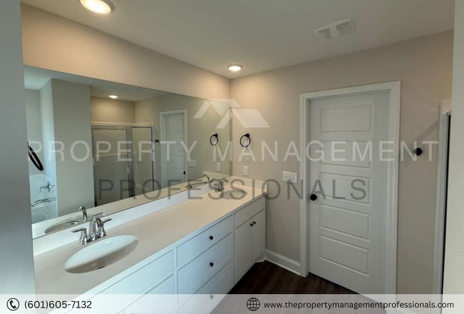 Building Photo - BRAND NEW!!! FABULOUS HOME!!!