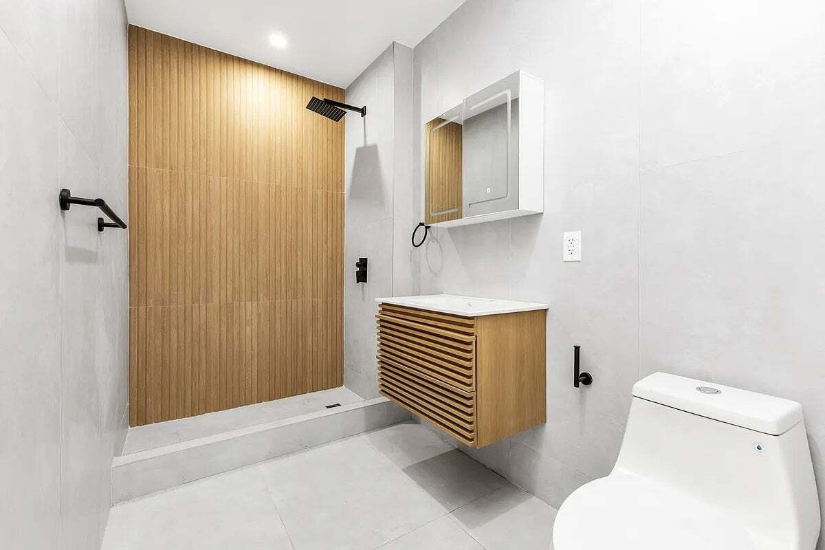 Building Photo - 261 Bowery