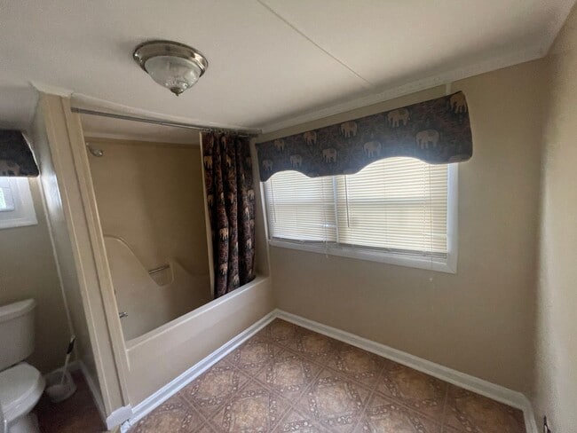 Building Photo - Easy location in Erwin