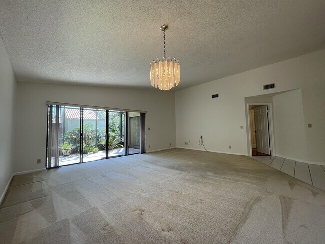 Building Photo - 2575 La Cristal Cir