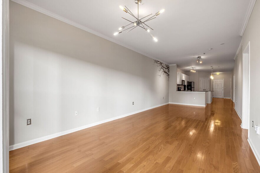 Large open concept - 1803 Broadway