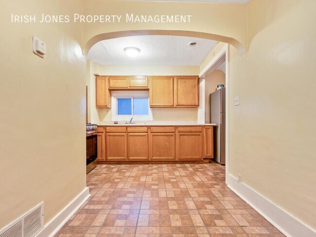 Building Photo - 36 Scott St